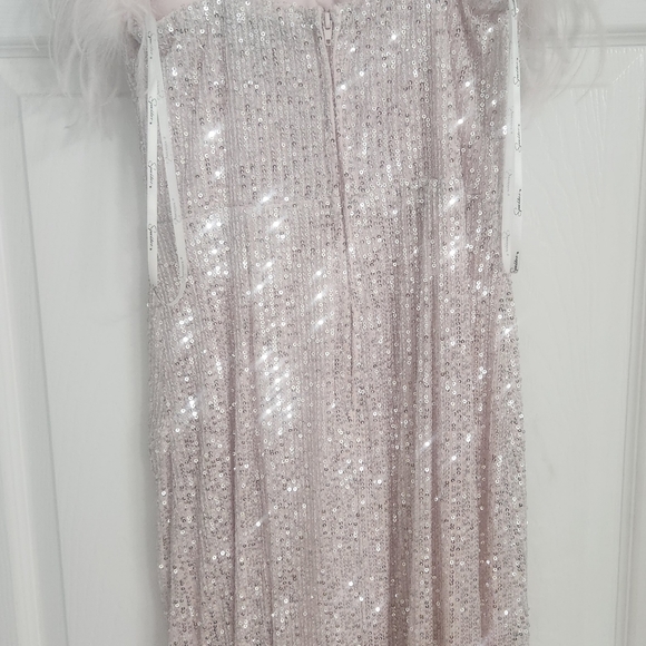 Size 5 soft pink sequined long formal dress - Picture 7 of 7